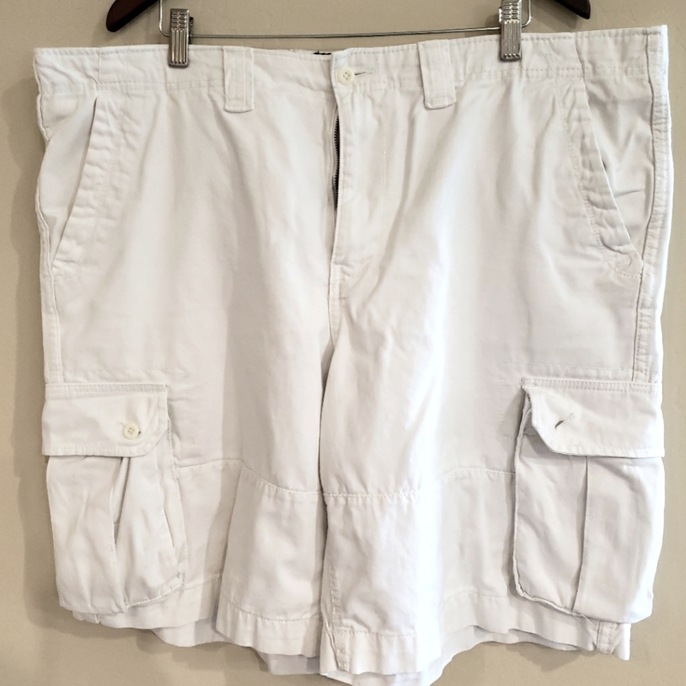 American Living, Size 42, White Cargo Shorts